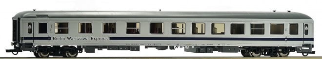 Buffet car of Berlin Warszawa Express<br /><a href='images/pictures/Roco/224825.jpg' target='_blank'>Full size image</a>